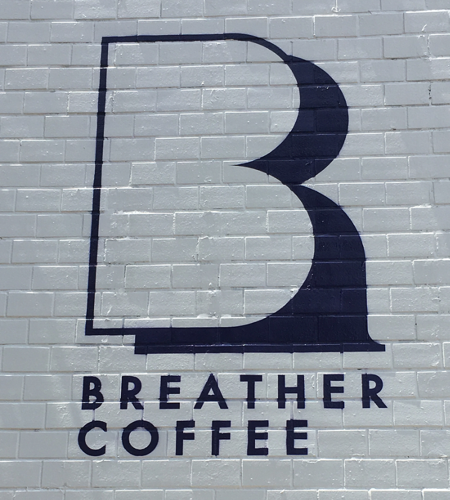 【逗子】「BREATHER COFFEE」が駅徒歩5分の距離にオープン。メルボルンのロースターカフェの豆を使用